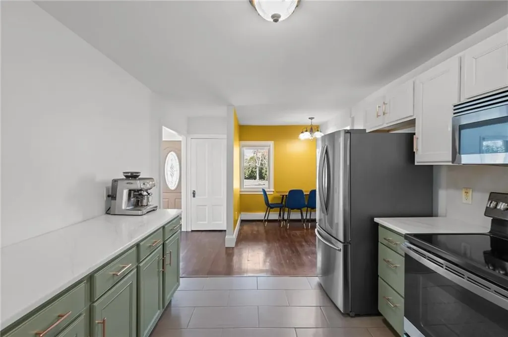 168 Washington Road Barrington RI 02806