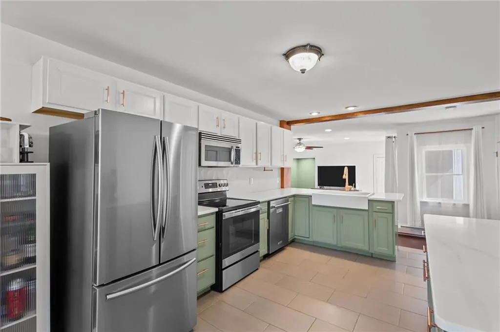 168 Washington Road Barrington RI 02806
