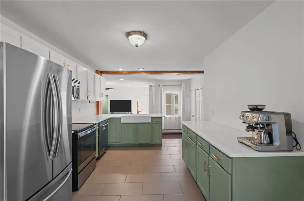 168 Washington Road Barrington RI 02806
