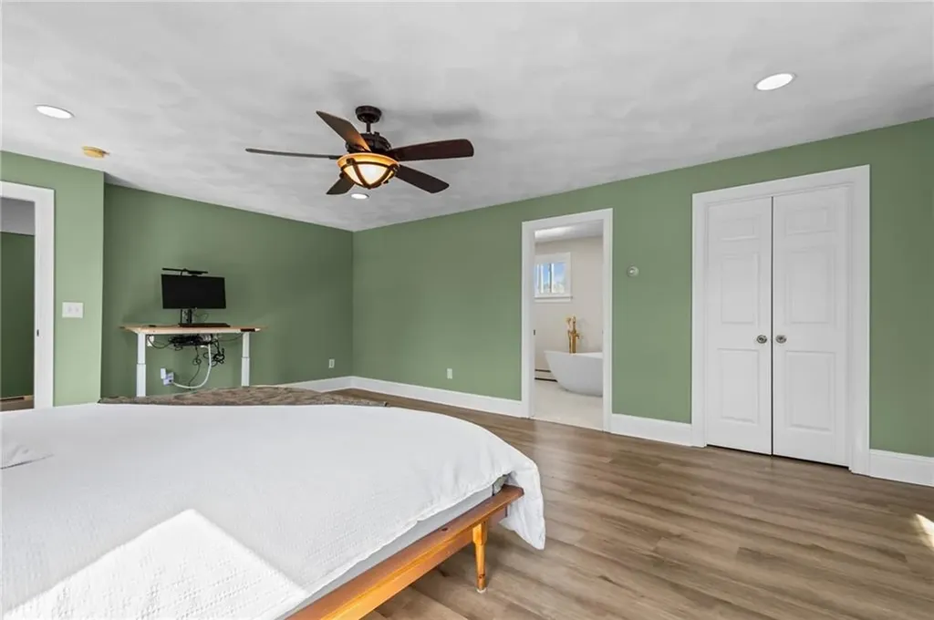 168 Washington Road Barrington RI 02806