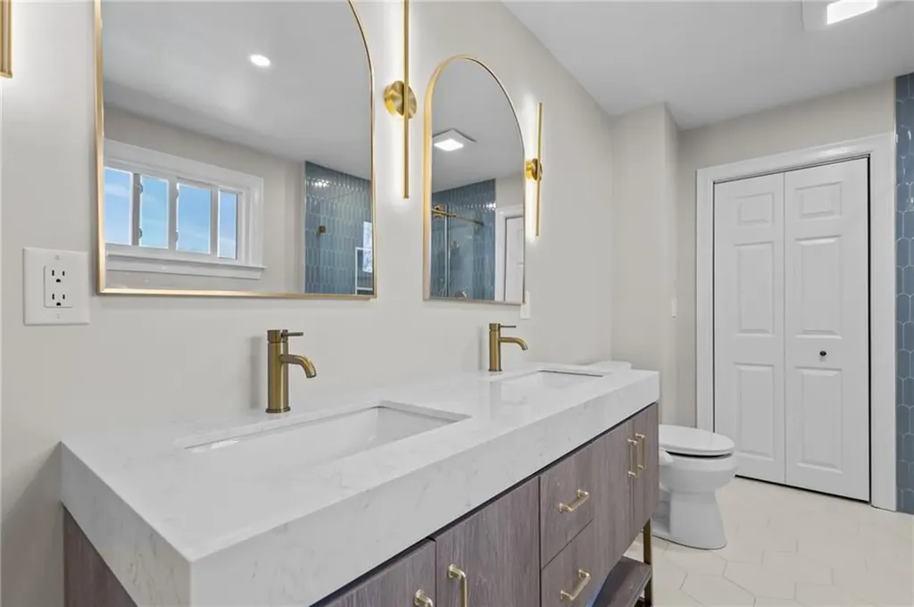 168 Washington Road Barrington RI 02806
