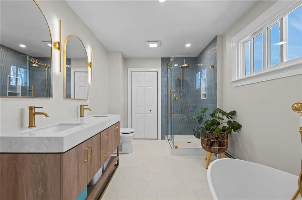 168 Washington Road Barrington RI 02806
