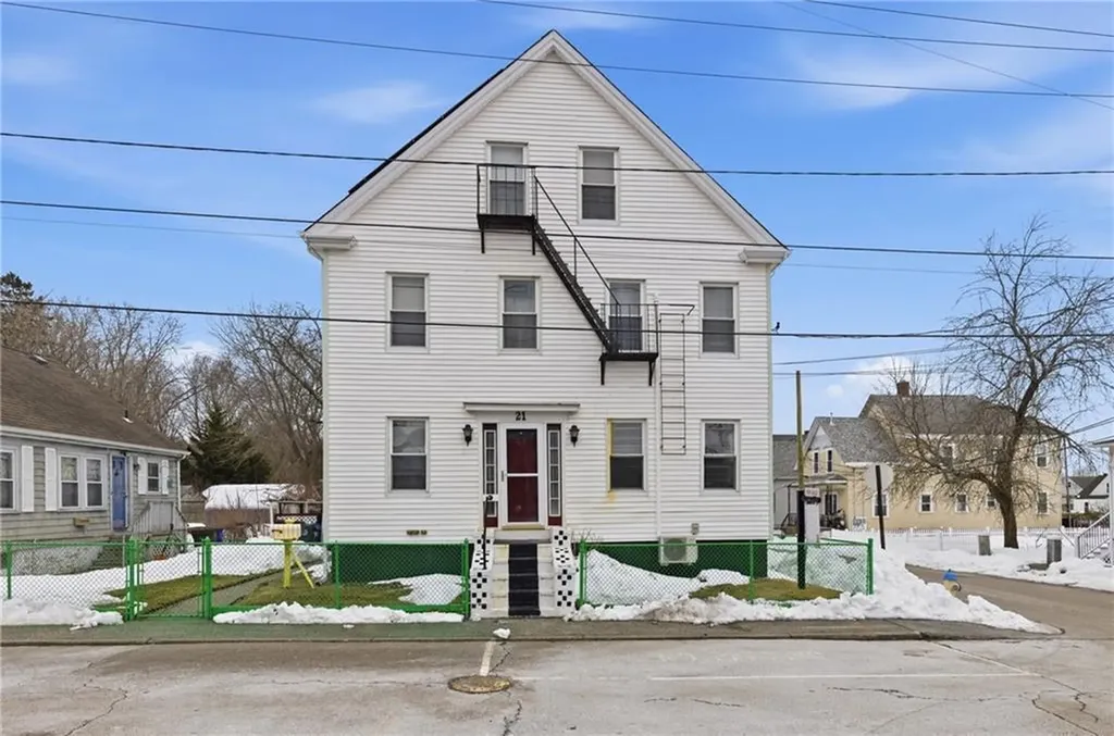21 Monroe Avenue Bristol RI 02809