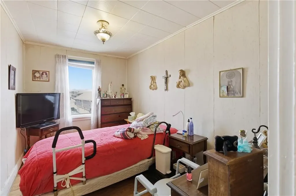 21 Monroe Avenue Bristol RI 02809