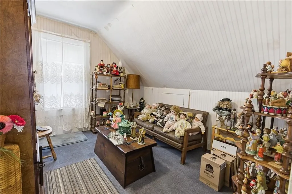 21 Monroe Avenue Bristol RI 02809