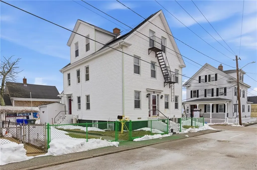 21 Monroe Avenue Bristol RI 02809