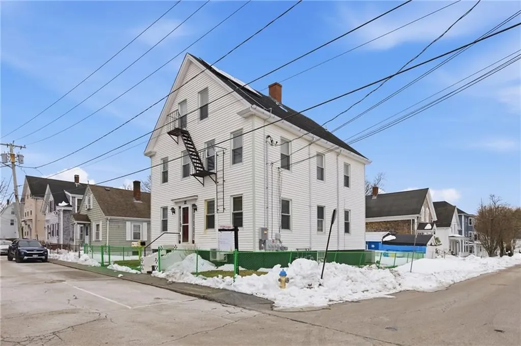 21 Monroe Avenue Bristol RI 02809