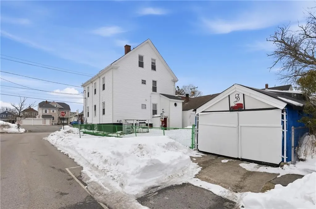 21 Monroe Avenue Bristol RI 02809