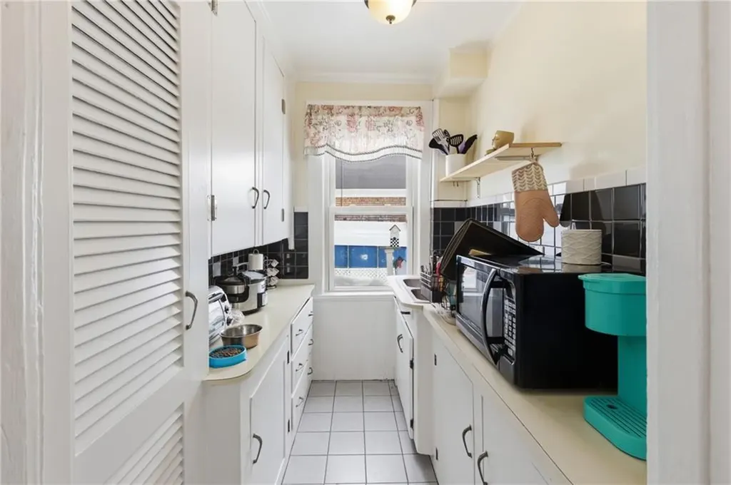 21 Monroe Avenue Bristol RI 02809