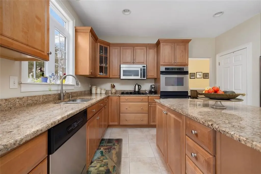 15 Susan Drive Cumberland RI 02864