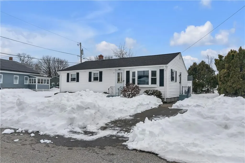49 Ames Street Pawtucket RI 02861