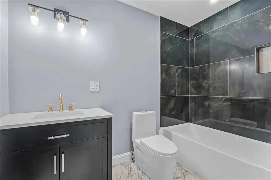 68 Enfield Avenue Providence RI 02908