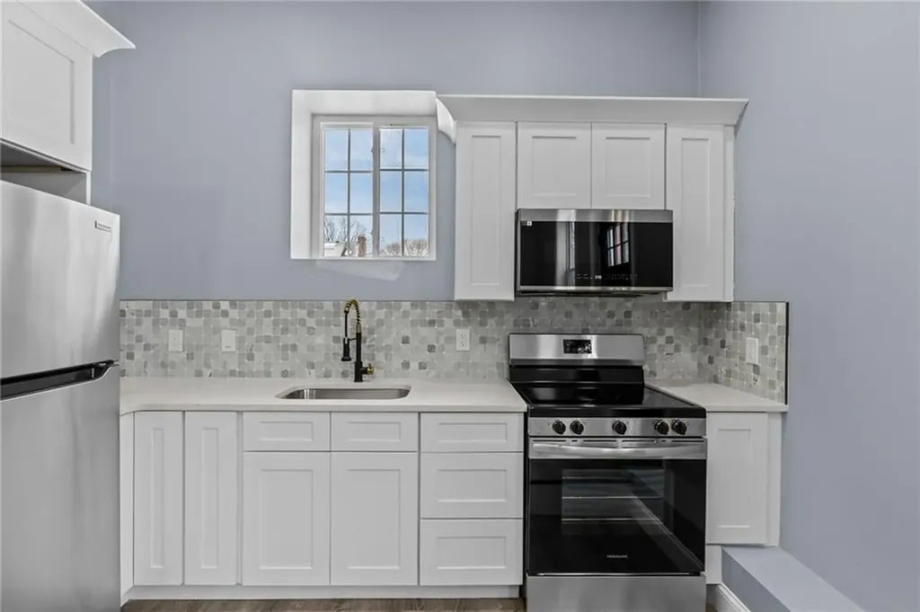 68 Enfield Avenue Providence RI 02908
