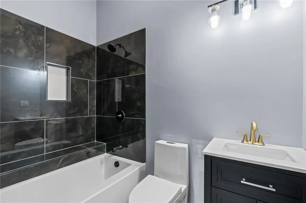 68 Enfield Avenue Providence RI 02908