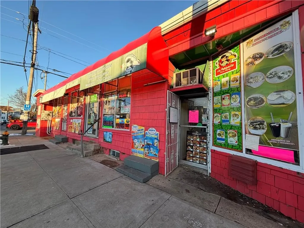 273 Academy Avenue Providence RI 0209