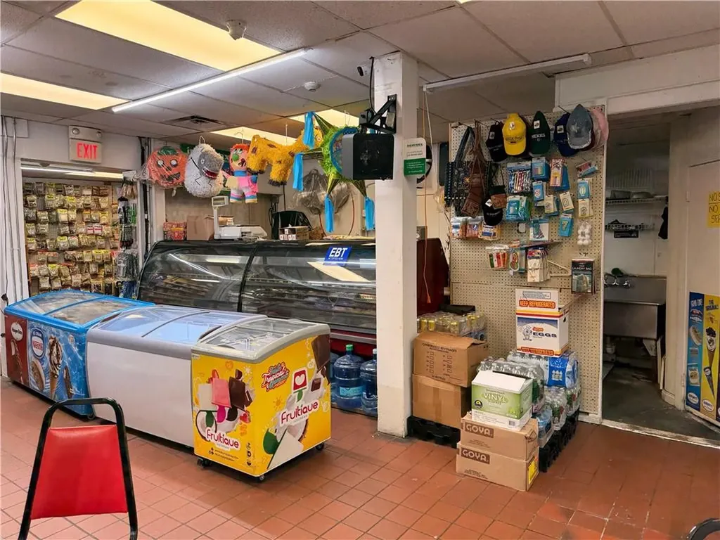 273 Academy Avenue Providence RI 0209