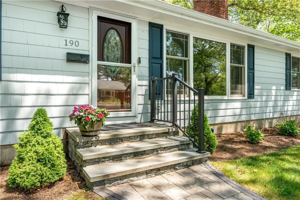 190 Brookhaven Road North Kingstown RI 02852