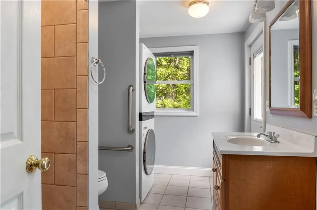 190 Brookhaven Road North Kingstown RI 02852