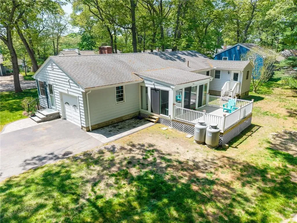 190 Brookhaven Road North Kingstown RI 02852