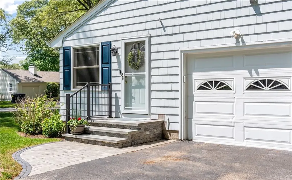 190 Brookhaven Road North Kingstown RI 02852