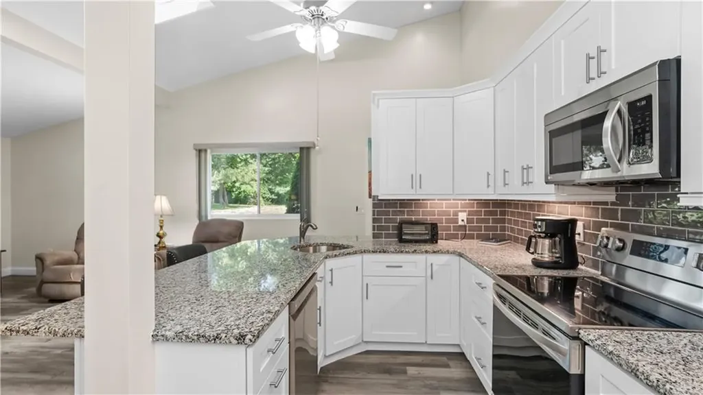 993 Williamsburg Circle Warwick RI 02886