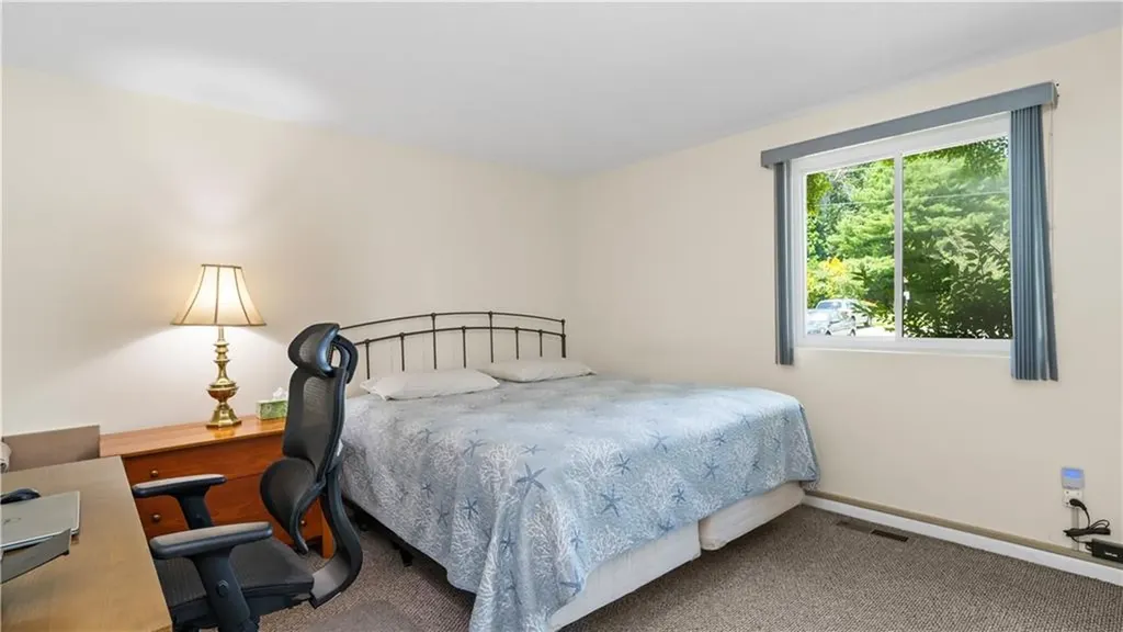 993 Williamsburg Circle Warwick RI 02886