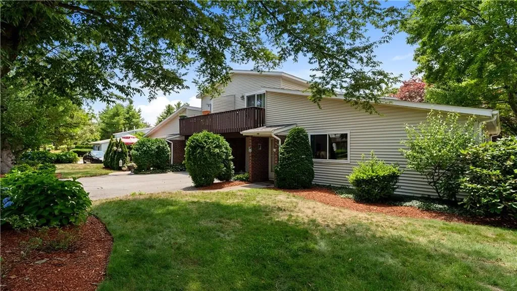 993 Williamsburg Circle Warwick RI 02886
