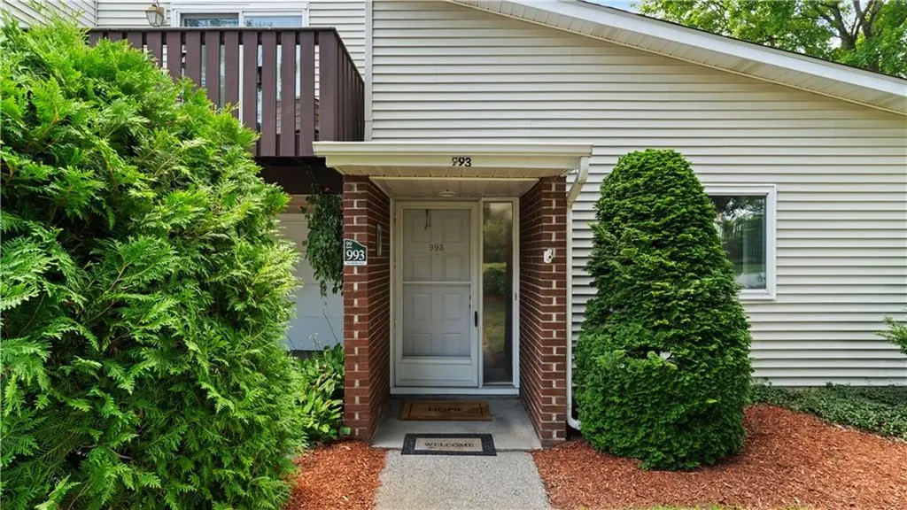 993 Williamsburg Circle Warwick RI 02886