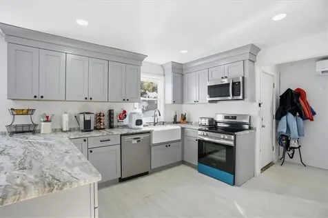 91 Church Street Westerly RI 02808