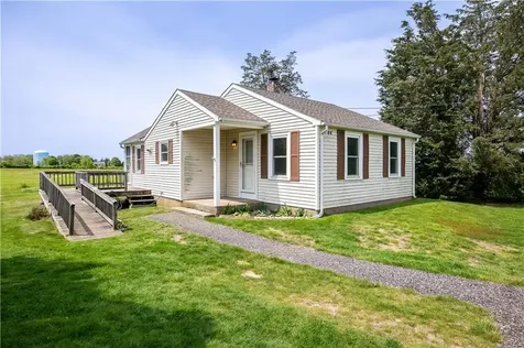 44 Paquins Lane Portsmouth RI 02871