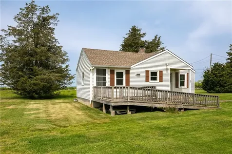 44 Paquins Lane Portsmouth RI 02871