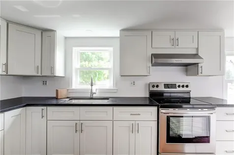 44 Paquins Lane Portsmouth RI 02871