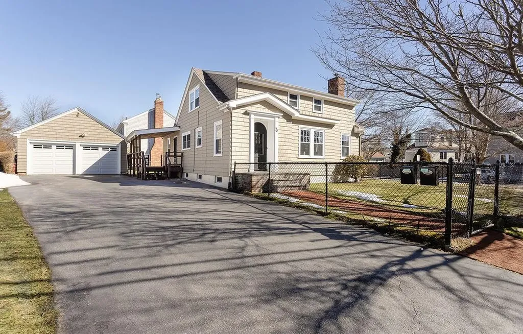 72 Bedlow Avenue Newport RI 02840