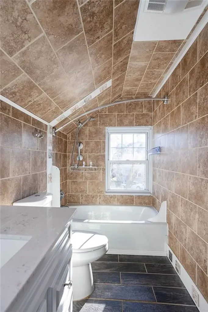 72 Bedlow Avenue Newport RI 02840