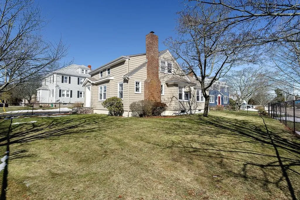 72 Bedlow Avenue Newport RI 02840