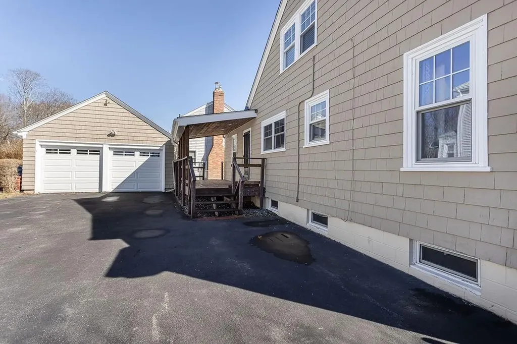 72 Bedlow Avenue Newport RI 02840