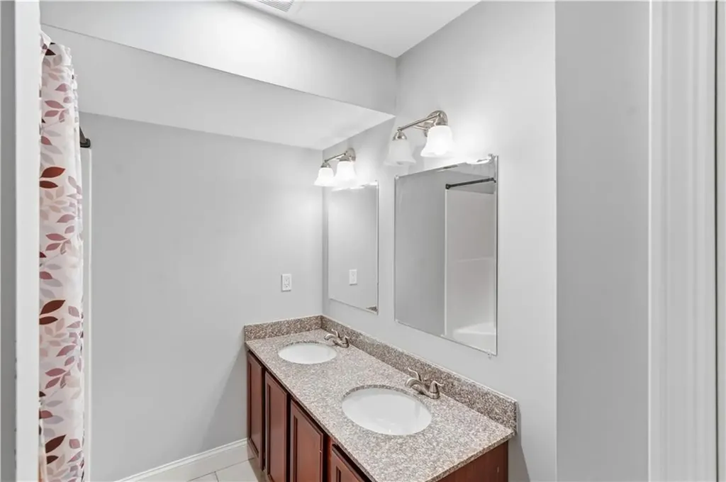 9 Gray Coach Lane Cranston RI 02921