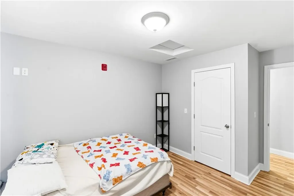 9 Gray Coach Lane Cranston RI 02921