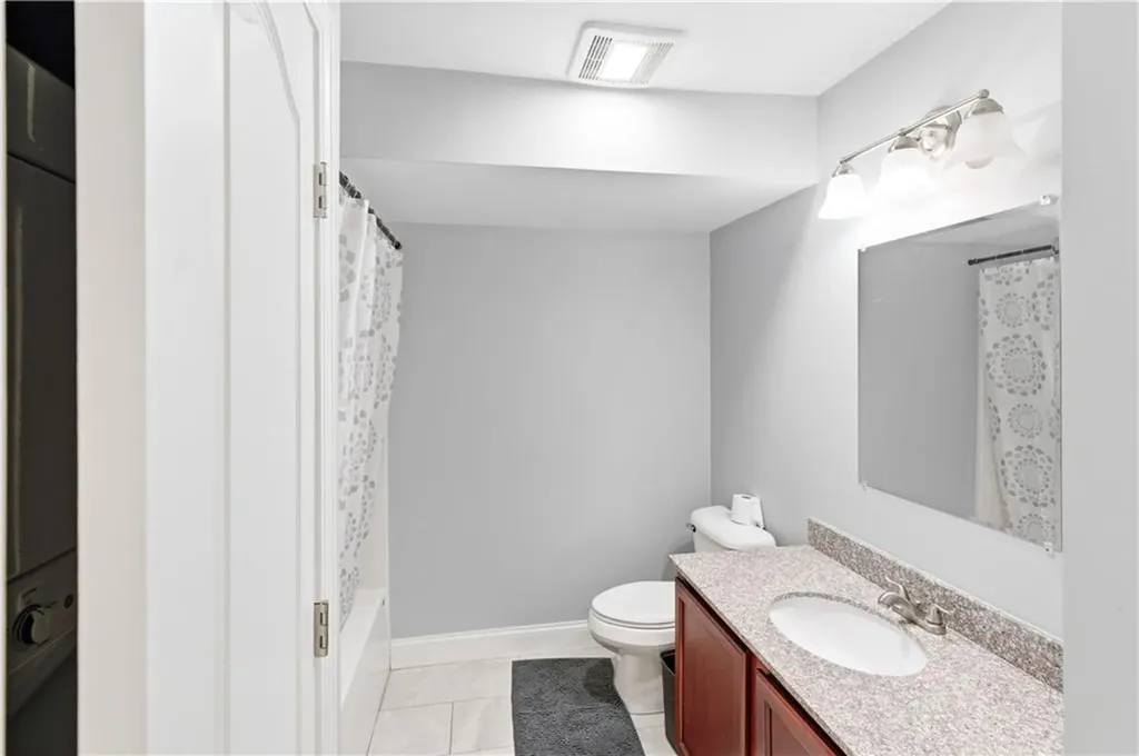 9 Gray Coach Lane Cranston RI 02921