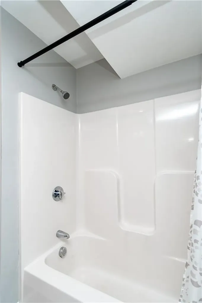 9 Gray Coach Lane Cranston RI 02921