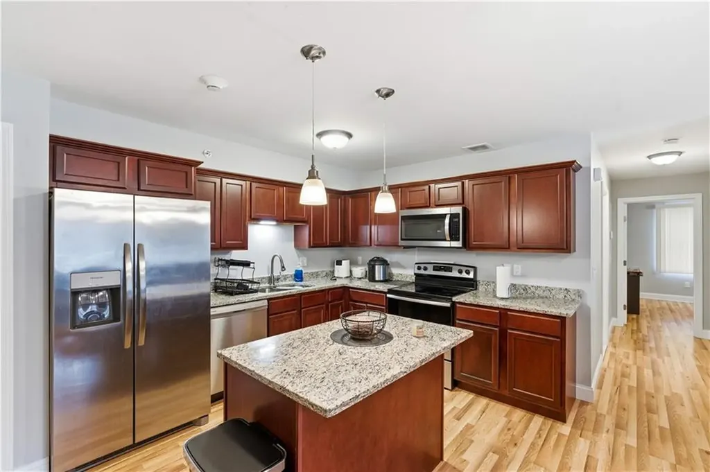 9 Gray Coach Lane Cranston RI 02921