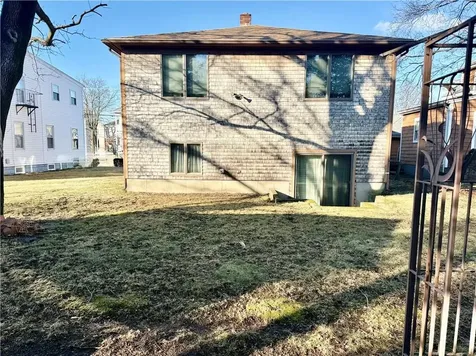 139 Suffolk Avenue Pawtucket RI 0261