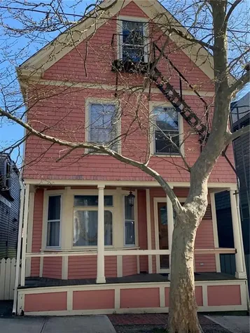 27 Young Street Newport RI 02840