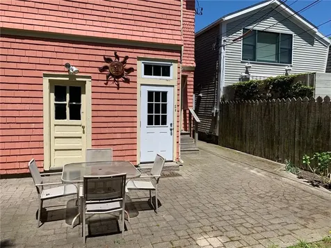 27 Young Street Newport RI 02840