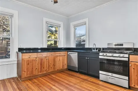 45 51 Wendell Street Providence RI 02909