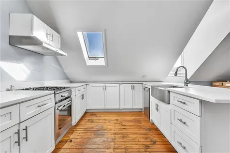 45 51 Wendell Street Providence RI 02909