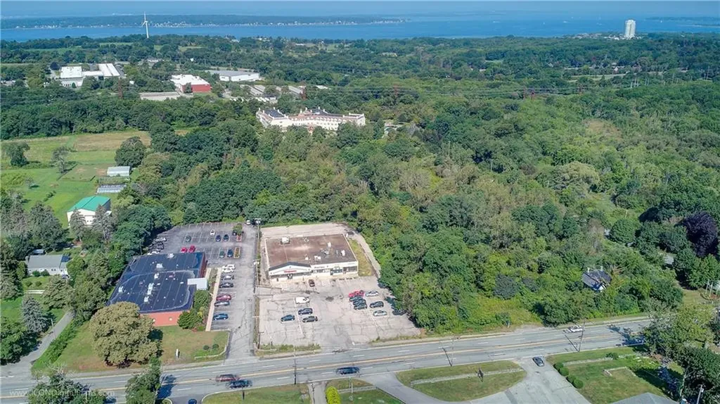 2500 East Main Road Portsmouth RI 02871