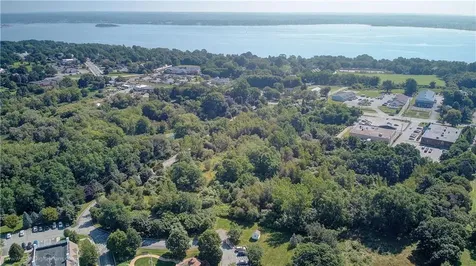 2500 East Main Road Portsmouth RI 02871