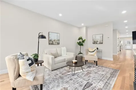 2907 Post Road Warwick RI 02886