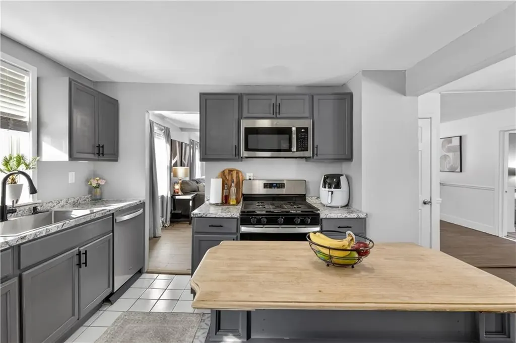 404 Church Avenue Warwick RI 02889